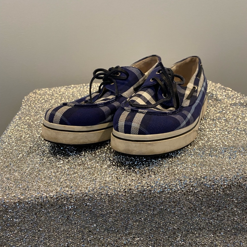 Sperry Style blue Burberry shoes - Picture 2 of 4